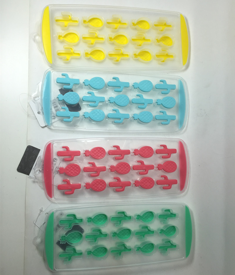 Stackable Plastic Ice Cube Trays Tree Shape for Sport Water Bottles