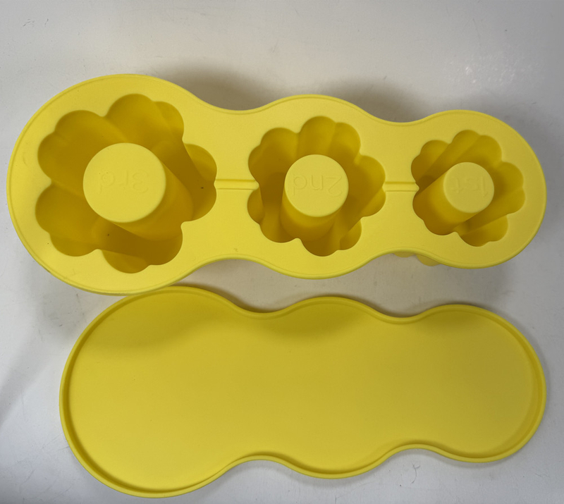 Tumbler Ice Mold with Lid Silicone Ice Maker for Cold Drinks Coffee Cocktails Juice